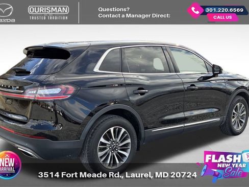 Used 2022 Lincoln Nautilus FWD w/ Premium Package image 2