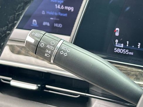 Certified 2024 Cadillac Escalade Premium Luxury image 9