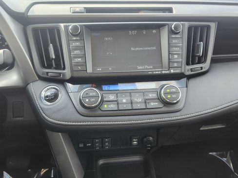 Used 2016 Toyota RAV4 Limited image 31