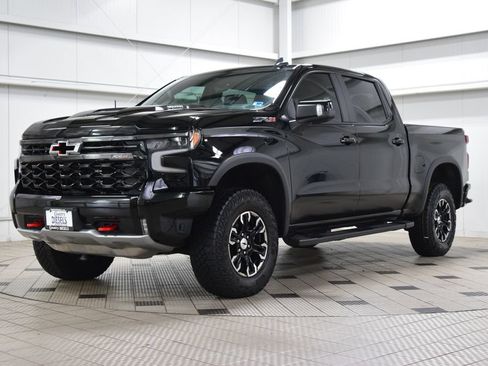 Used 2024 Chevrolet Silverado 1500 ZR2 w/ Technology Package AWD/4WD image 3