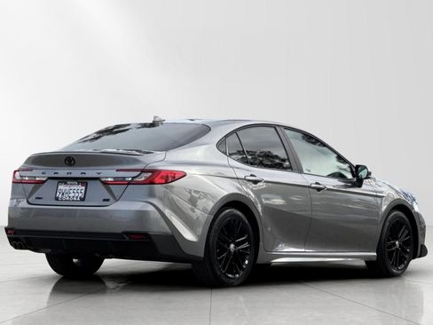 Used 2026 Toyota Camry SE w/ Convenience Package image 3