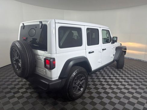 Used 2025 Jeep Wrangler Unlimited Sport AWD/4WD image 18