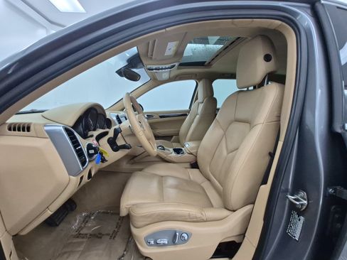 Used 2013 Porsche Cayenne AWD/4WD image 5