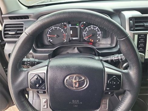 Used 2021 Toyota 4Runner SR5 Premium image 10