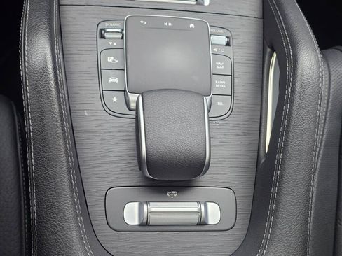 Used 2024 Mercedes-Benz GLS 450 4MATIC image 43