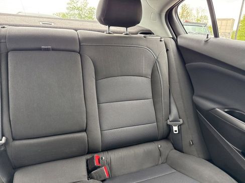 Used 2019 Chevrolet Cruze LT w/ Convenience Package FWD image 14