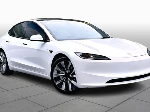 Used 2024 Tesla Model 3 Standard Range image 3