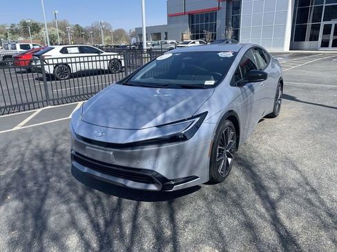 Used 2024 Toyota Prius XLE image 1