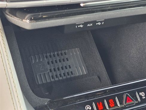 New 2026 Jeep Grand Wagoneer L 4WD w/ Premium Group I image 16