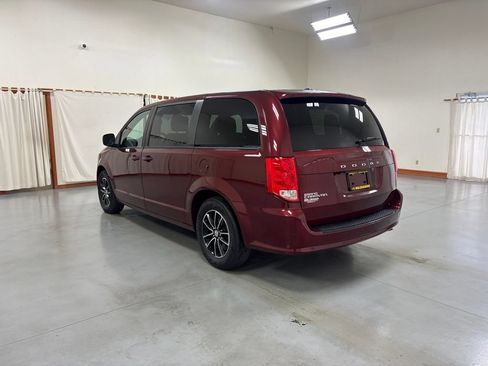 Used 2018 Dodge Grand Caravan SE FWD image 6