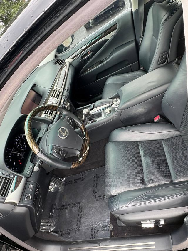 Used 2013 Lexus LS 460 w/ Comfort Pkg RWD image 10
