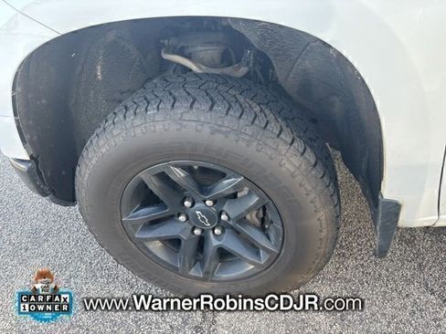 Used 2022 Chevrolet Silverado 1500 LT Trail Boss w/ Bed Protection Package AWD/4WD image 3