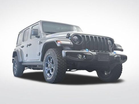 Used 2023 Jeep Wrangler Unlimited w/ Cold Weather Group AWD/4WD image 32