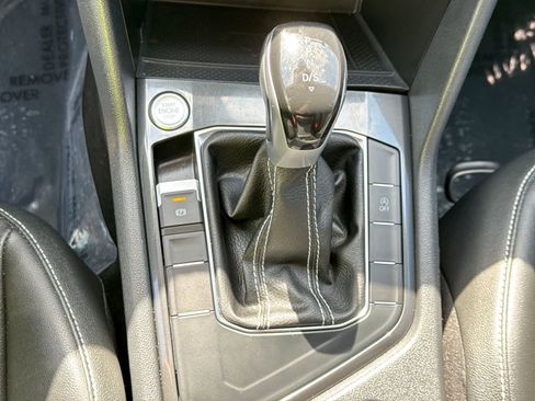 Used 2023 Volkswagen Tiguan SE FWD image 39