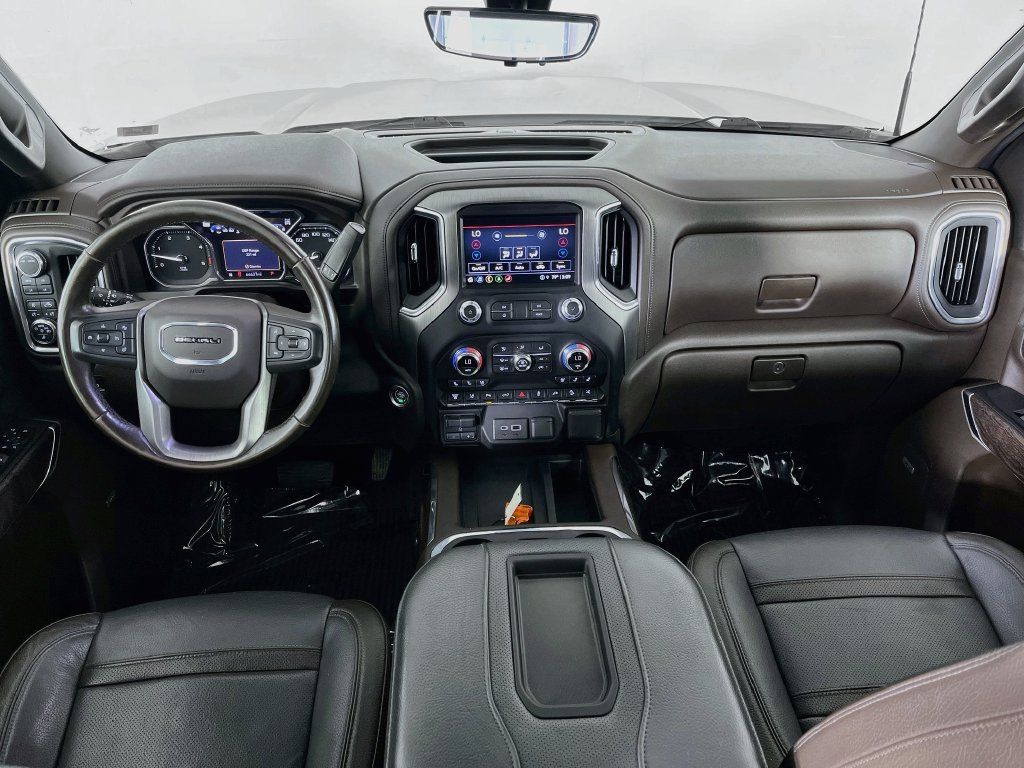 Used 2022 GMC Sierra 3500 Denali w/ Denali Ultimate Package AWD/4WD image 12
