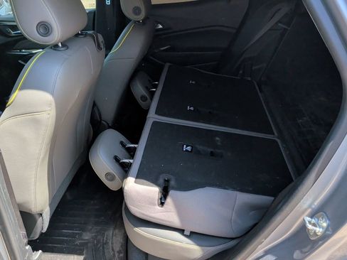 Used 2025 Chevrolet Trax ACTIV w/ Sunroof Package FWD image 32