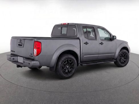 Used 2020 Nissan Frontier SV w/ Midnight Edition Floor Mats RWD image 4