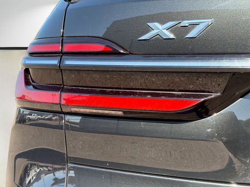 Used 2023 BMW X7 xDrive40i image 10