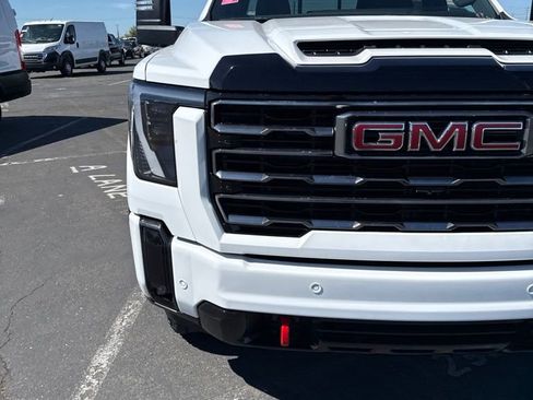 Used 2025 GMC Sierra 2500 AT4 w/ AT4 Premium Plus Package AWD/4WD image 4