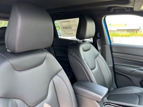 New 2025 Jeep Compass Limited w/ Sun and Sound Group image 32