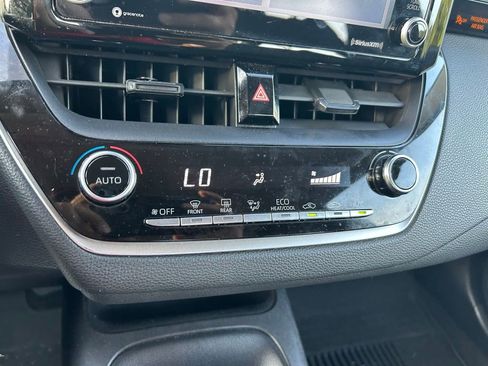 Used 2022 Toyota Corolla LE FWD image 24