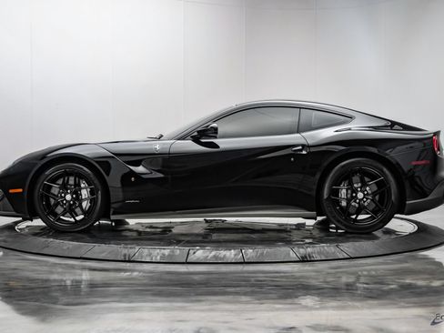 Used 2017 Ferrari F12 Berlinetta RWD image 8