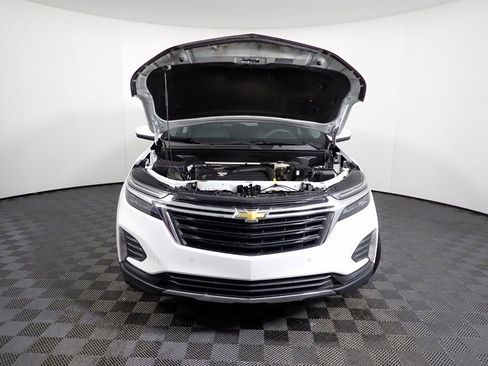 Used 2023 Chevrolet Equinox LT w/ LPO, Floor Liner Package image 5