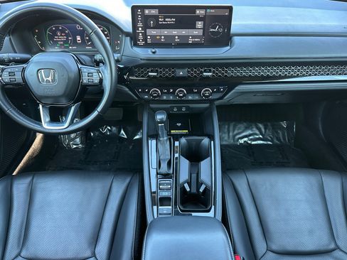 Used 2023 Honda Accord Touring image 14