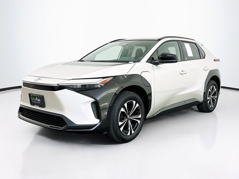 Used 2023 Toyota bZ4X AWD w/ Weather Package image 3