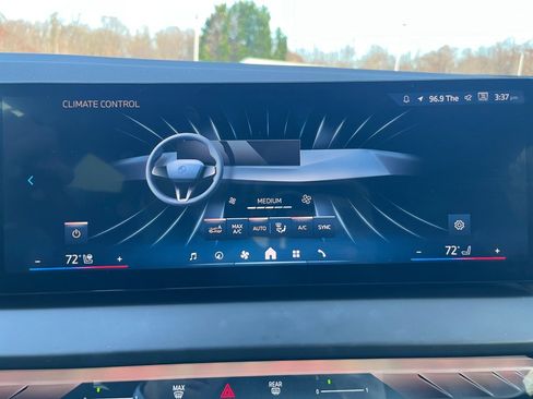 Certified 2025 BMW X3 xDrive30i w/ Premium Package image 18