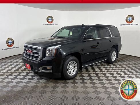 Used 2017 GMC Yukon SLT AWD/4WD image 1