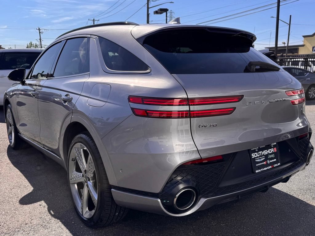 Used 2022 Genesis GV70 2.5T w/ Sport Prestige Package AWD/4WD image 6