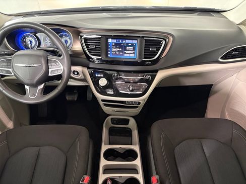 Used 2023 Chrysler Voyager LX FWD image 32