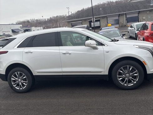 Used 2021 Cadillac XT5 Premium Luxury image 3