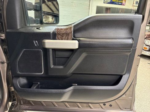 Used 2018 Ford F250 Lariat w/ Camper Package image 62