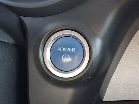 Used 2024 Toyota Sienna XLE image 25