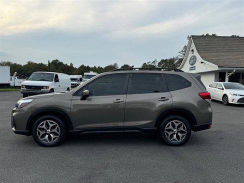 Used 2020 Subaru Forester Premium image 13