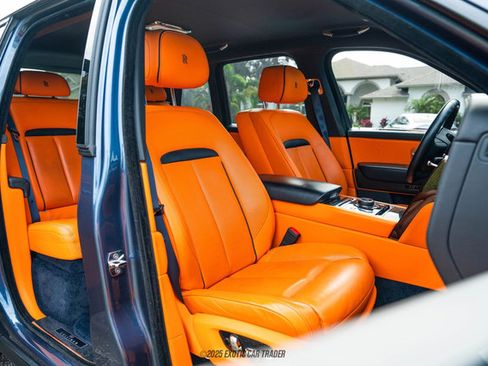 Used 2023 Rolls-Royce Cullinan Black Badge w/ Leather Finishing Pack image 45