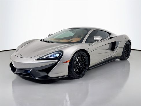 Used 2017 McLaren 570S Base image 3