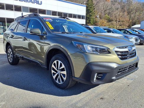 Used 2020 Subaru Outback Premium image 3