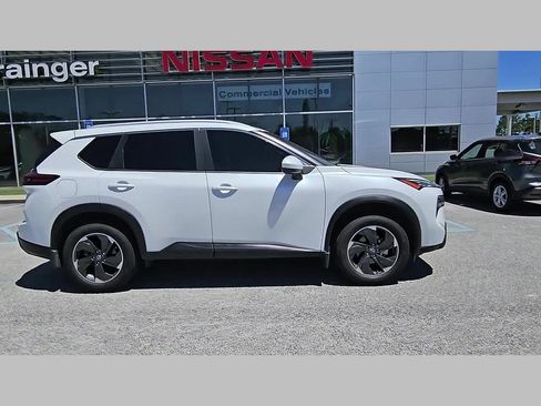 Used 2024 Nissan Rogue SV w/ SV Premium Package FWD image 33