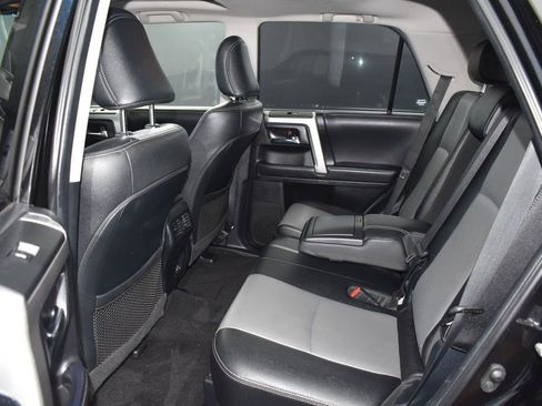 Used 2020 Toyota 4Runner SR5 Premium w/ Moonroof Package AWD/4WD image 20