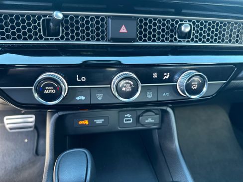 Used 2023 Honda Civic Sport image 29