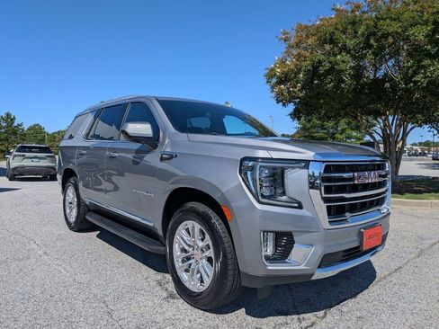 Used 2024 GMC Yukon SLT AWD/4WD image 2