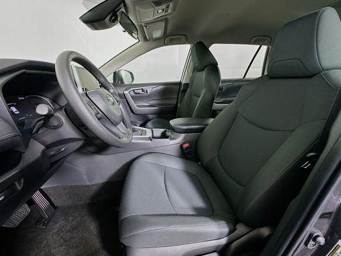 Used 2025 Toyota RAV4 LE image 13