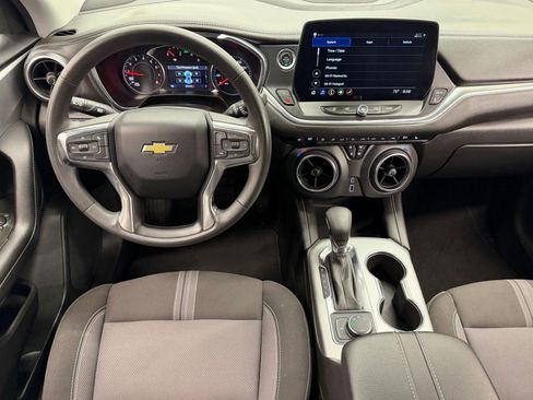 Used 2025 Chevrolet Blazer LT AWD/4WD image 23