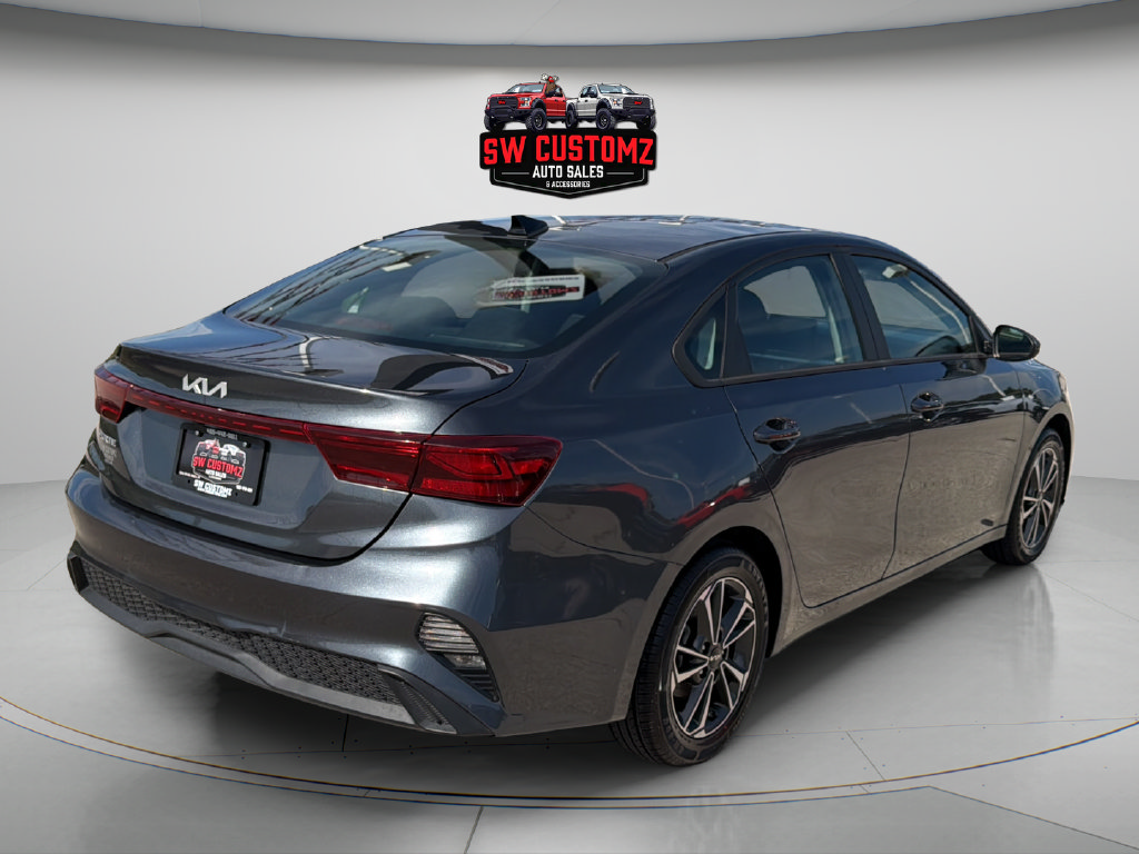 Used 2023 Kia Forte LXS FWD image 7