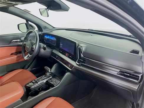 Used 2024 Kia Sportage SX image 32