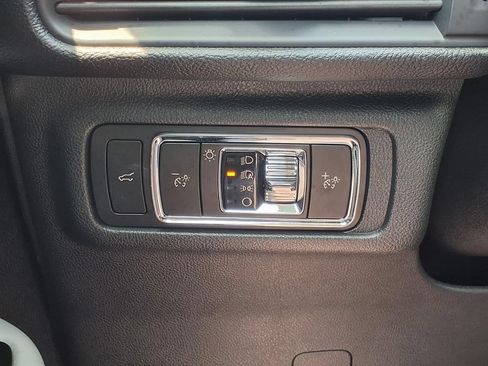 Used 2025 Lincoln Corsair Reserve FWD image 21