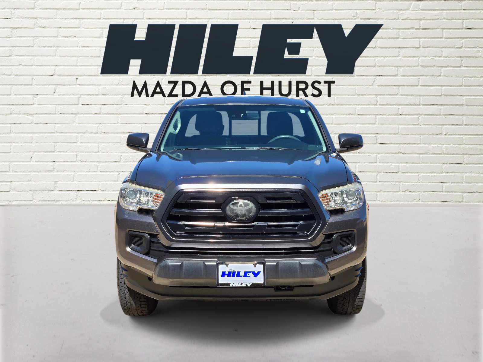 Used 2018 Toyota Tacoma SR RWD image 2